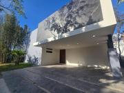 Estrene casa en el Country club