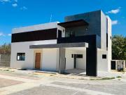 ESTRENE CASA EN EXCLUSIVA PRIVADA, EN ESQUINA, EN LA...