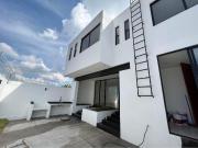 Estrene Moderna, Amplia y Funcional casa Zona Altozano