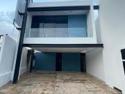 Estudio AMUEBLADO en planta baja en renta en la Colonia Maya