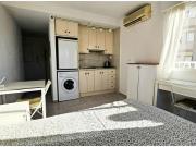 Estudio con piscina. parquing y vista al mar