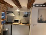 Estudio en alquiler en El Raval, se permite fumar