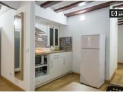 Estudio en alquiler en El Raval, solo para estudiantes Estudio en alquiler en El Raval, solo para estudiantes