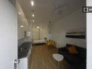 Estudio en alquiler en Pueblo Nuevo, Madrid. ¡Reserva...