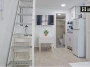 Estudio en alquiler Valdezarza, Madrid