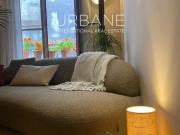 Estudio reformado con estilo, balcón y terraza...