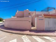 ESTUPENDA CASA ADOSADA CON VARIAS TERRAZAS Y JARDÍN...