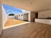 Estupenda Casa de una planta, con amplio terreno en...