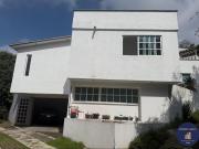 ESTUPENDA CASA EN CONDOMINIO Y CALLE CERRADA EN NABOR...