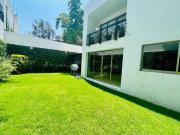 Estupenda Casa en Venta en El Corazón de La Herradura