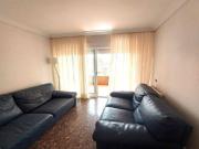 Estupenda y amplia vivienda de cuatro dormitorios junto...