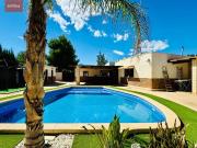 ESTUPENDO CHALET CON NAVE INDUSTRIAL