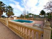 Estupendo Chalet con piscina, a pocos minutos de Aspe