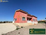 ESTUPENDO CHALET EN LA ZONA DE CAZALLA. PARA ENTRAR A VIVIR