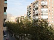 ¡ EXCELENTE OPORTUNIDAD ! Estupendo piso en Avenida...