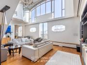 Etage élevé familial en duplex avec balcons et terrasse...