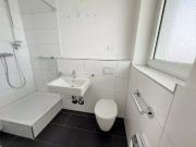 Etagenwohnung: 2 Zimmer Rheinpreußenstraße103 in...