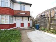 Everton Drive, Stanmore HA7, 2 bed maisonette to rent,...