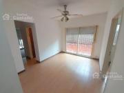 Exc. 2 Amb. al Frente con Patio, Terraza y Cochera Fija