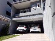 Excelenete sobrado de frente para a rua Próximo ao...