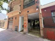 EXCELENTE 3 AMBIENTES CON PATIO APTO VIVIENDA Y PROFESIONAL