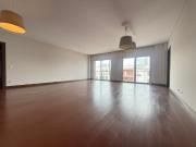 Excelente apartamento tipologia T4 Quinta da Oliveira...