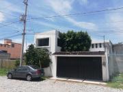 EXCELENTE BODEGA CON OFICINAS CERCA DE CAMINO REAL Y...