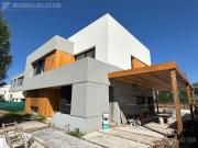 Excelente calidad de construcción y diseño Lagoon Pilar