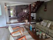 EXCELENTE CASA 04 QUARTOS 08 BANHEIROS 600 M² ÚTIL...