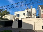 Excelente casa 4 amb. distribuida en dos plantas