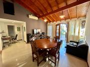 Excelente casa 5 amb. Castelar venta permuta