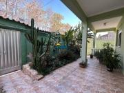 EXCELENTE CASA 5 QUARTOS 2 SUÍTES, NUM DOS MELHORES...