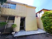 Excelente casa a actualizar de 2 pisos en Viveros del...