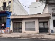 Excelente casa a reciclar Apta uso institucional 283 m2... Excelente casa a reciclar Apta uso institucional 283 m2...