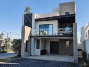 Excelente casa amplia de 4 habitaciones con Rooff Garden