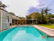 Excelente casa com 750 m², sala em dois ambientes, 4...