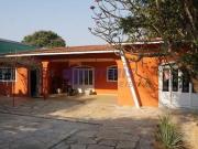 EXCELENTE CASA, COM AMPLA ÁREA VERDE EM VICENTE PIRES...