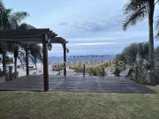 EXCELENTE CASA COM ÓTIMA LOCALIZAÇÃO E LINDA VISTA A...
