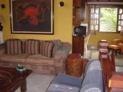 Excelente Casa com piscina, sendo 4 suítes, 3 vagas de...