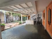 Excelente casa comercial à venda no bairro Fundinho em...