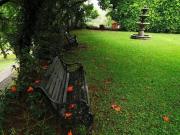 Excelente casa con amplio jardín con vista al campo de golf