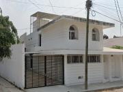 EXCELENTE CASA CON GRAN UBICACION Y GRAN PLUSVALIA AL...