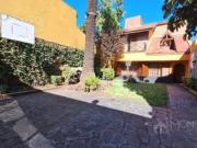 EXCELENTE CASA CON JARDÍN Y PILETA EXCELENTE CASA CON JARDÍN Y PILETA