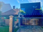 Excelente casa de 02 dormitórios com suíte e closet com... Excelente casa de 02 dormitórios com suíte e closet com...