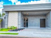 Excelente casa de 03 dormitórios, climatizada e com 02...