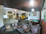 Excelente casa de 330 mÂ² com piscina, 04 dormitÃ³rios e...