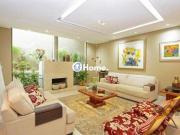 Excelente casa de 330m² com 3 dormitórios, piscina e 3 vagas
