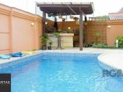 Excelente casa de 330mÂ² com 3 dormitÃ³rios, piscina e 3...