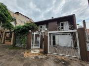 Excelente casa de 4 dormitórios e piscina no bairro... Excelente casa de 4 dormitórios e piscina no bairro...