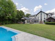 Excelente casa de 5 ambientes con jardín, pileta,...